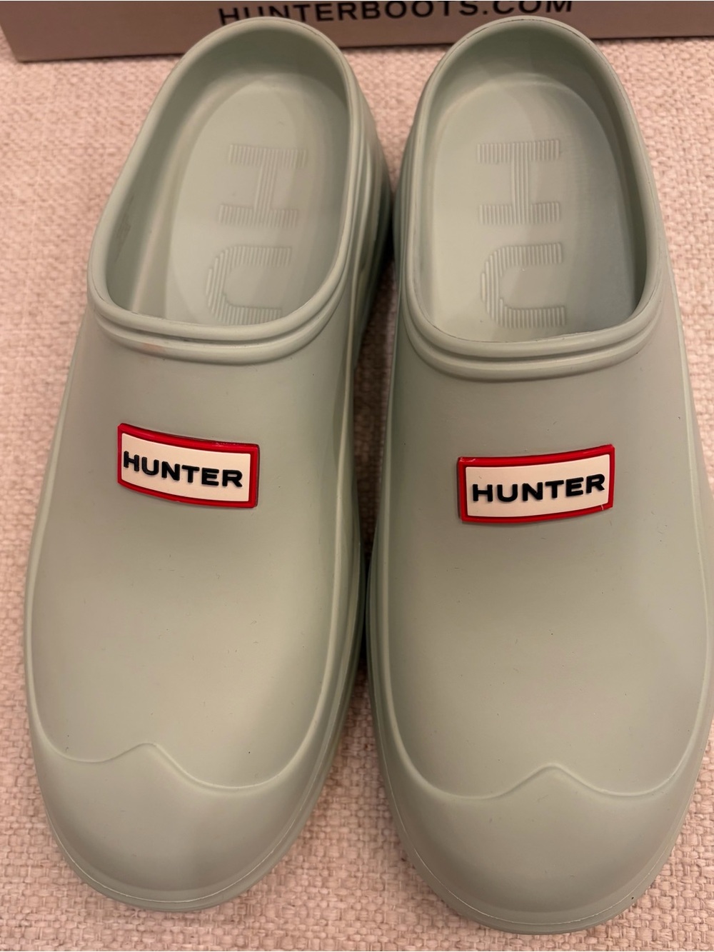 Hunter Slip-On Elana Clogs in light green with Red Logo/new without tags/sz 9 - Picture 5 of 14